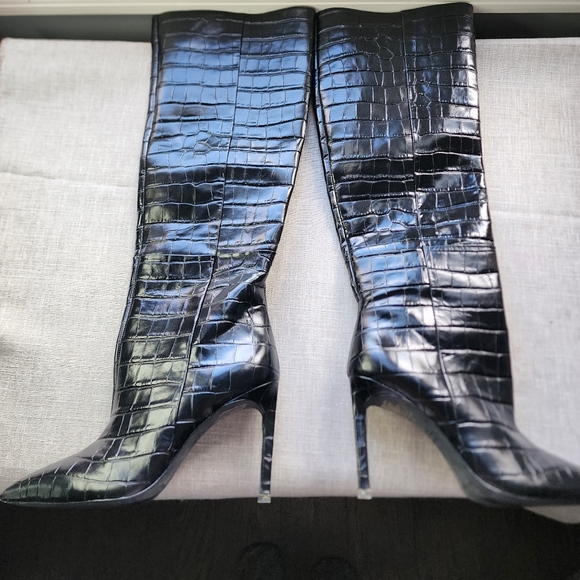 NWOT Black Suede Studio Taylor Boots - Picture 8 of 16